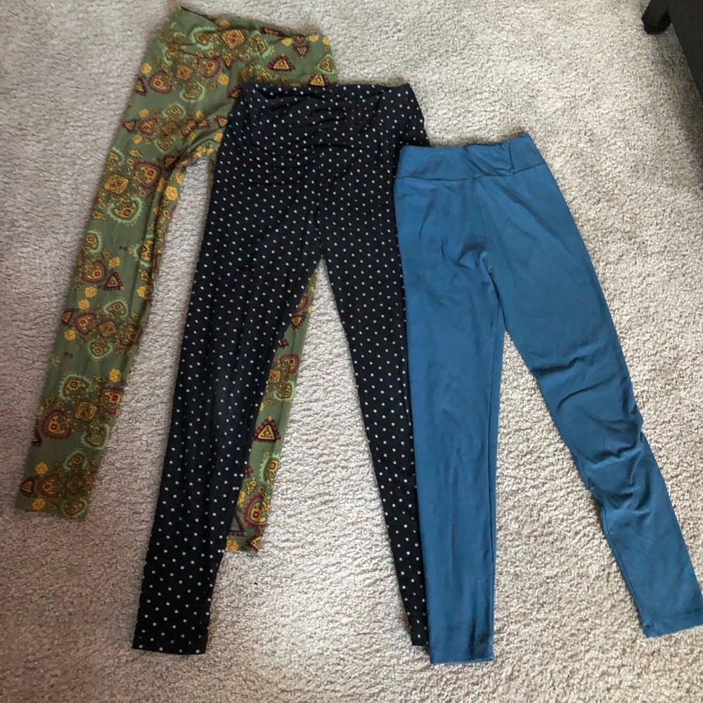 4 pairs of lularoe leggings.